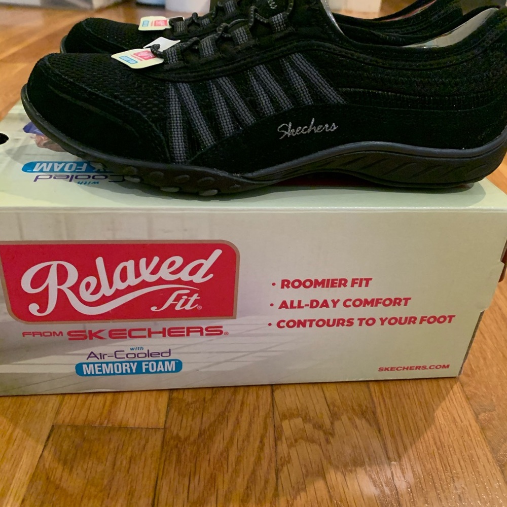 Women’s Skechers Shoes